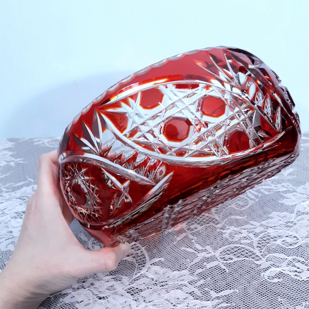 Large Ruby Red Cut to Clear Crystal Glass Centerpiece Bowl for Entertaining - Picture 14 of 16